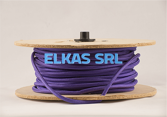 Nuestros cables cuentan con certificación. Además cuentan con un proceso de pegado que evita que se despelucen en su armado.
